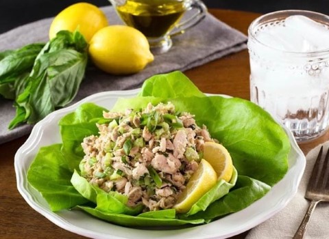 کنسرو تن ماهی پاکتی آماده مصرف و با طعم لذیذ برای وعده‌های سریع